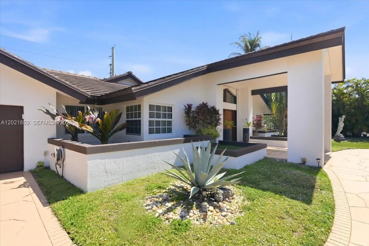 9665 SW 136th St, Miami FL 33176