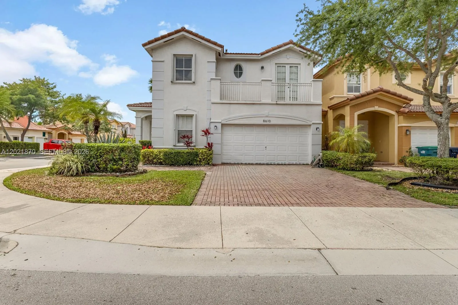 5 bedroom 3 bath for sale at 8610 NW 110th Ave, Doral FL 33178