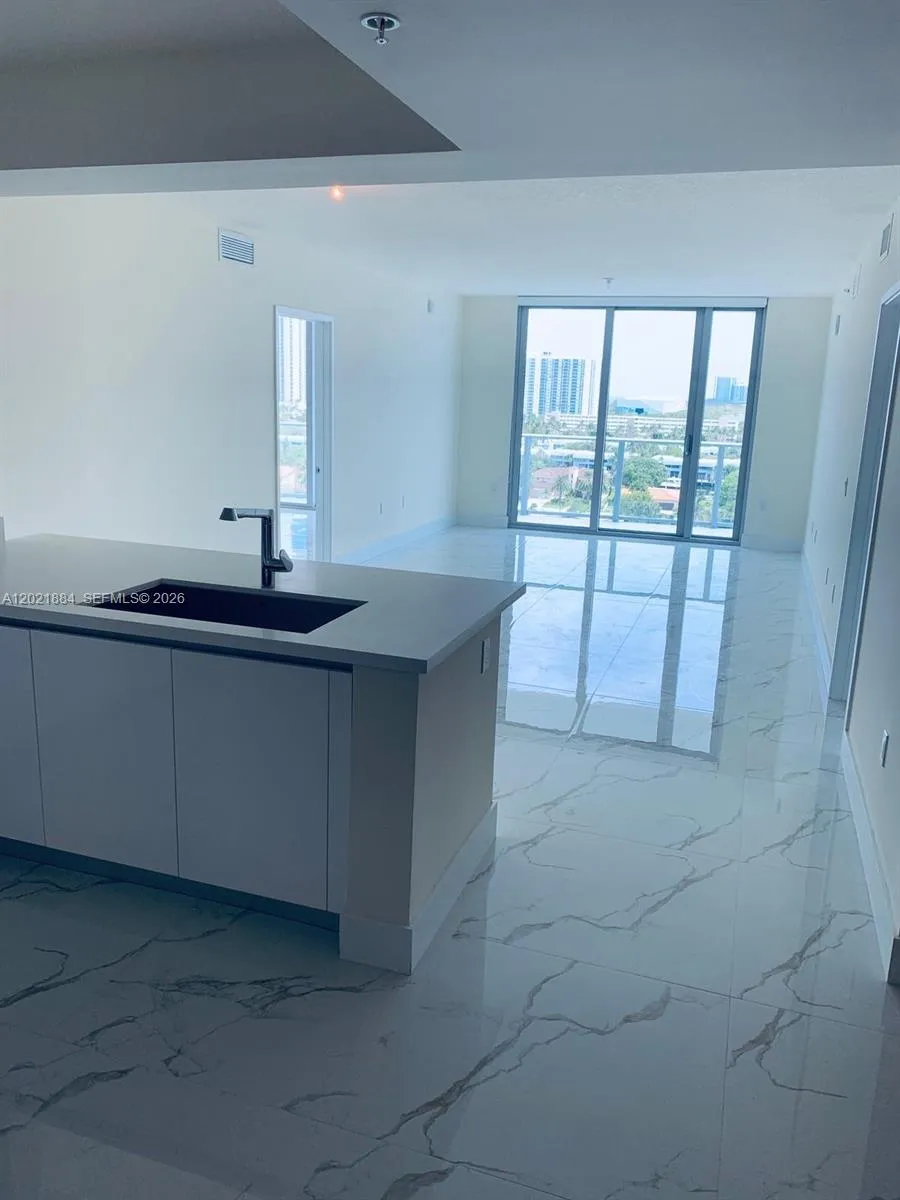 330 Sunny Isles Blvd # 1006, Sunny Isles Beach FL 33160