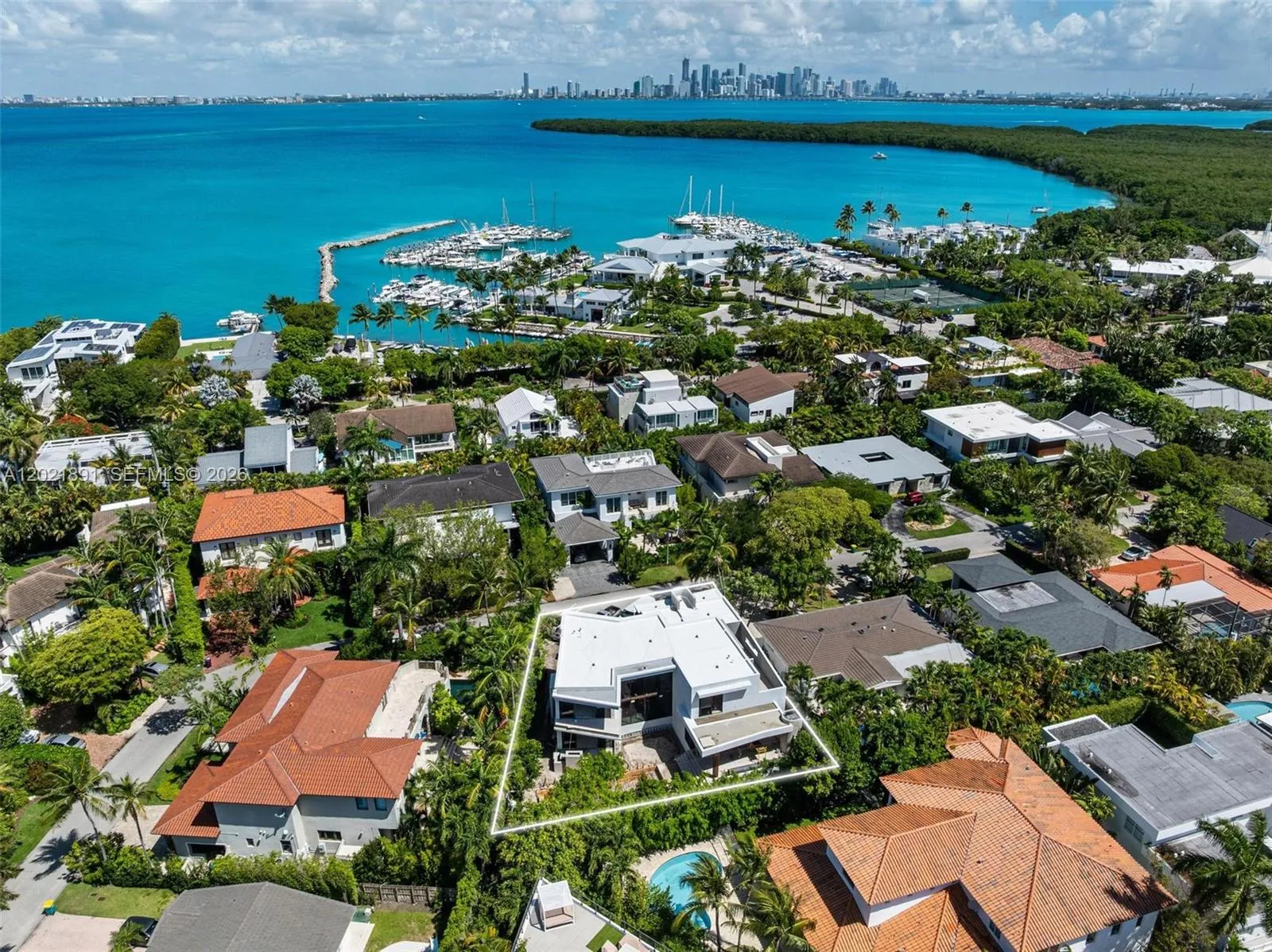 6 bedroom 6 bath for sale at 238 Buttonwood Dr, Key Biscayne FL 33149