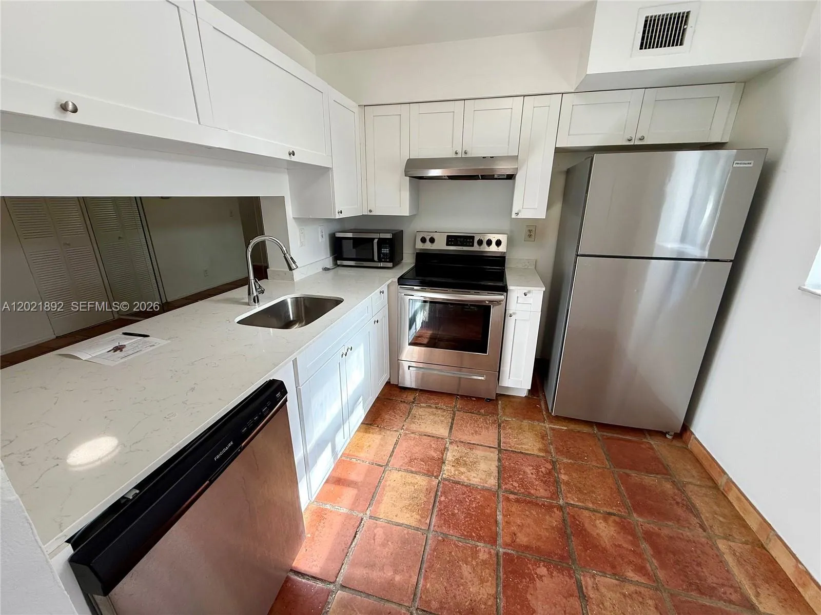 110 Gardens Dr # 203, Pompano Beach FL 33069