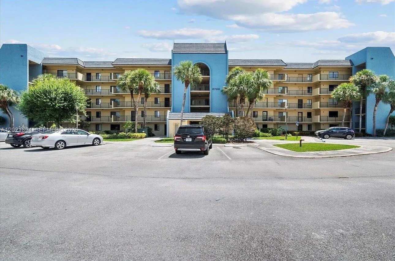 2 bedroom 2 bath for sale at 2786 Tennis Club Dr # 302, West Palm Beach FL 33417