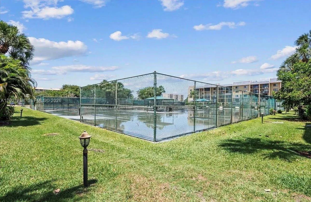 2786 Tennis Club Dr # 302, West Palm Beach FL 33417