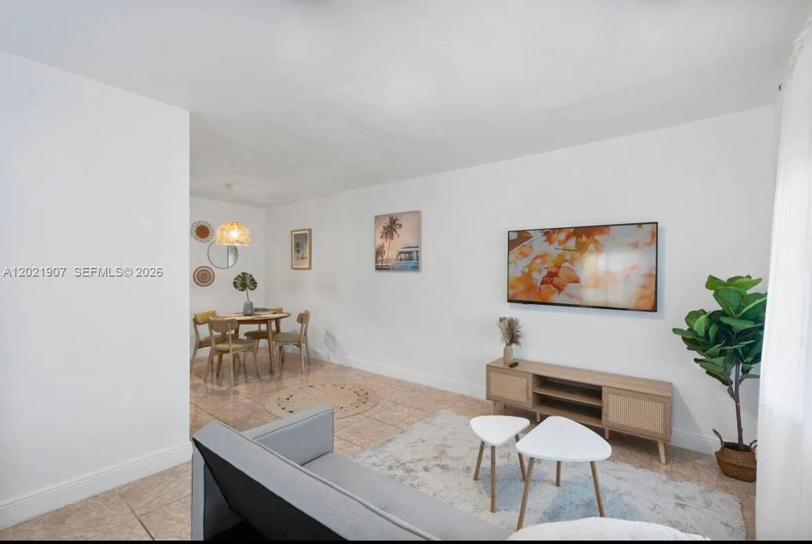 1947 NW 33rd St # 1, Miami FL 33142