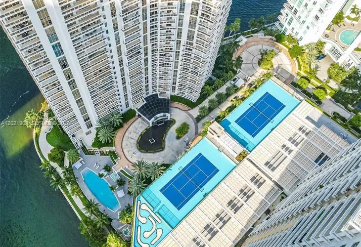 2 bedroom 2 bath for sale at 901 Brickell Key Blvd # 3307, Miami FL 33131