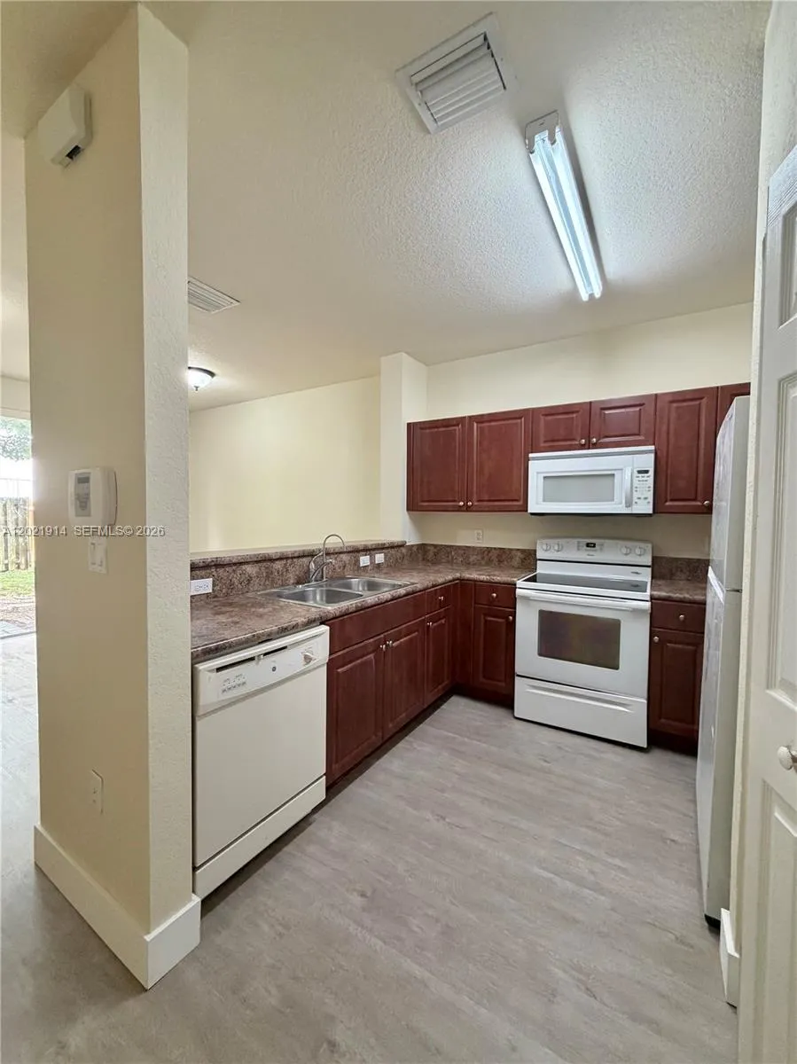 2885 SE 1st Dr # 1, Homestead FL 33033