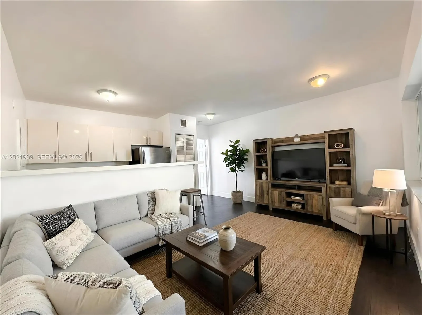 1040 NW 3rd Ave # 5, Miami FL 33136