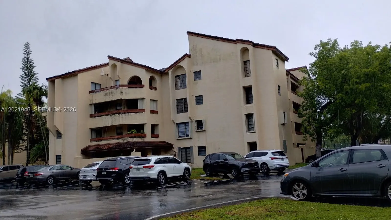 3 bedroom 2 bath for sale at 12455 SW 93rd Ter # 208T, Miami FL 33186