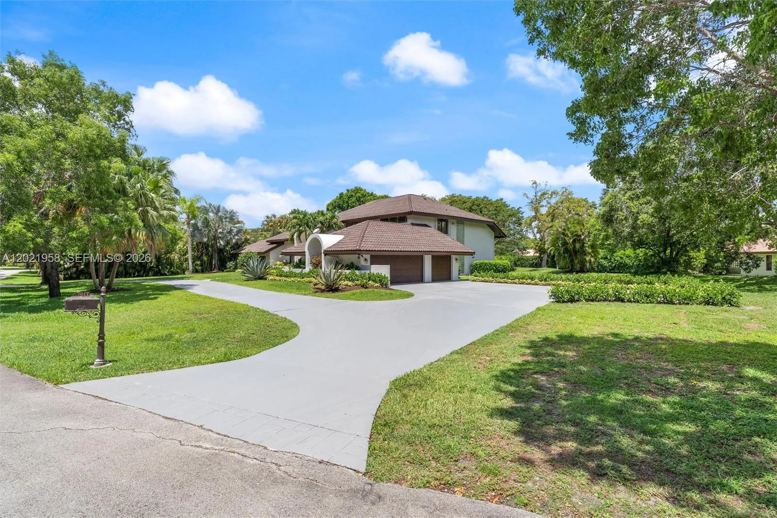 7011 Hialeah Ln, Parkland FL 33067