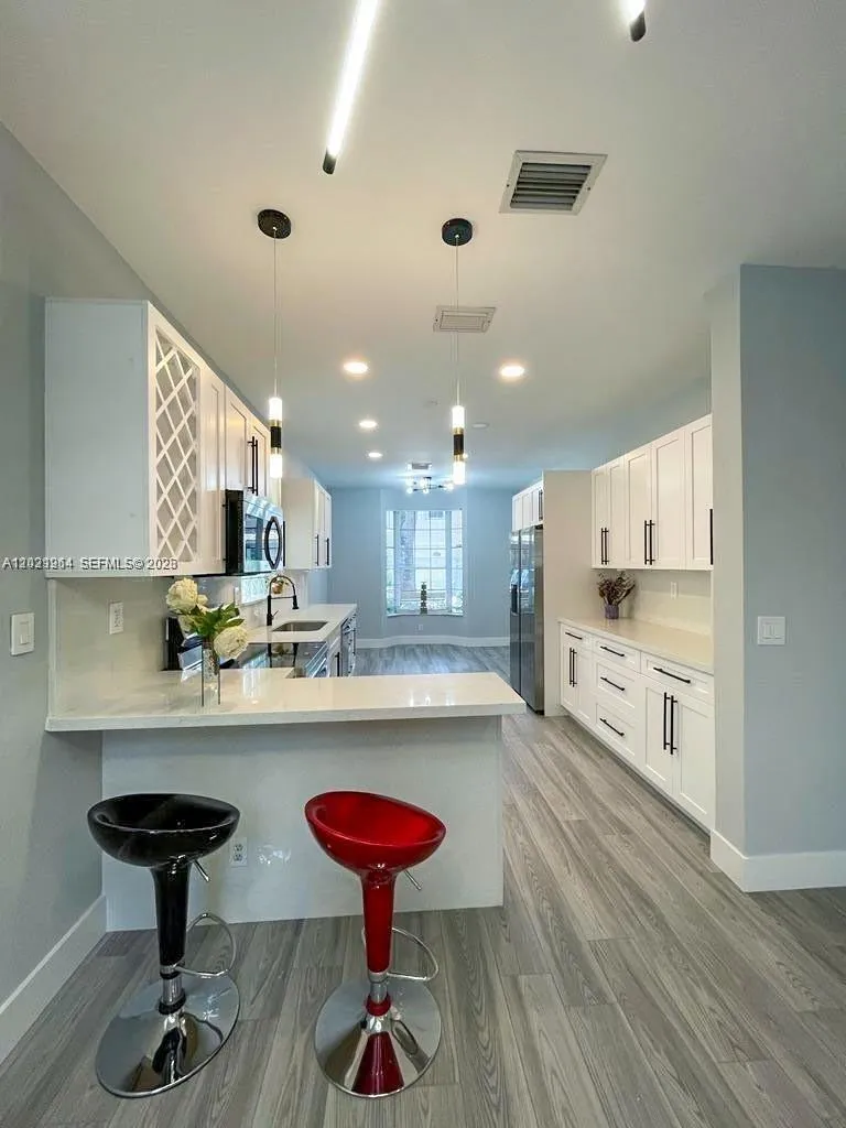 1261 Hayes St, Hollywood FL 33019