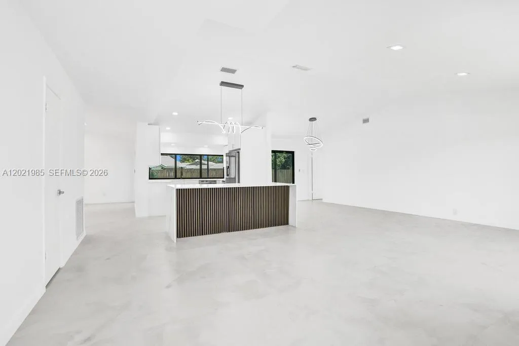 8775 SW 1st Pl, Coral Springs FL 33071
