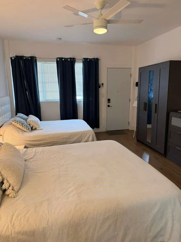 26 Diplomat Pkwy # 2214, Hallandale Beach FL 33009