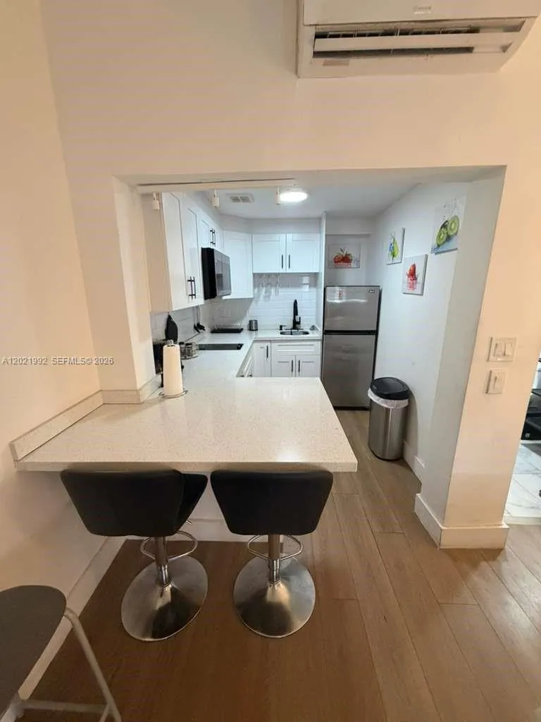 26 Diplomat Pkwy # 2214, Hallandale Beach FL 33009