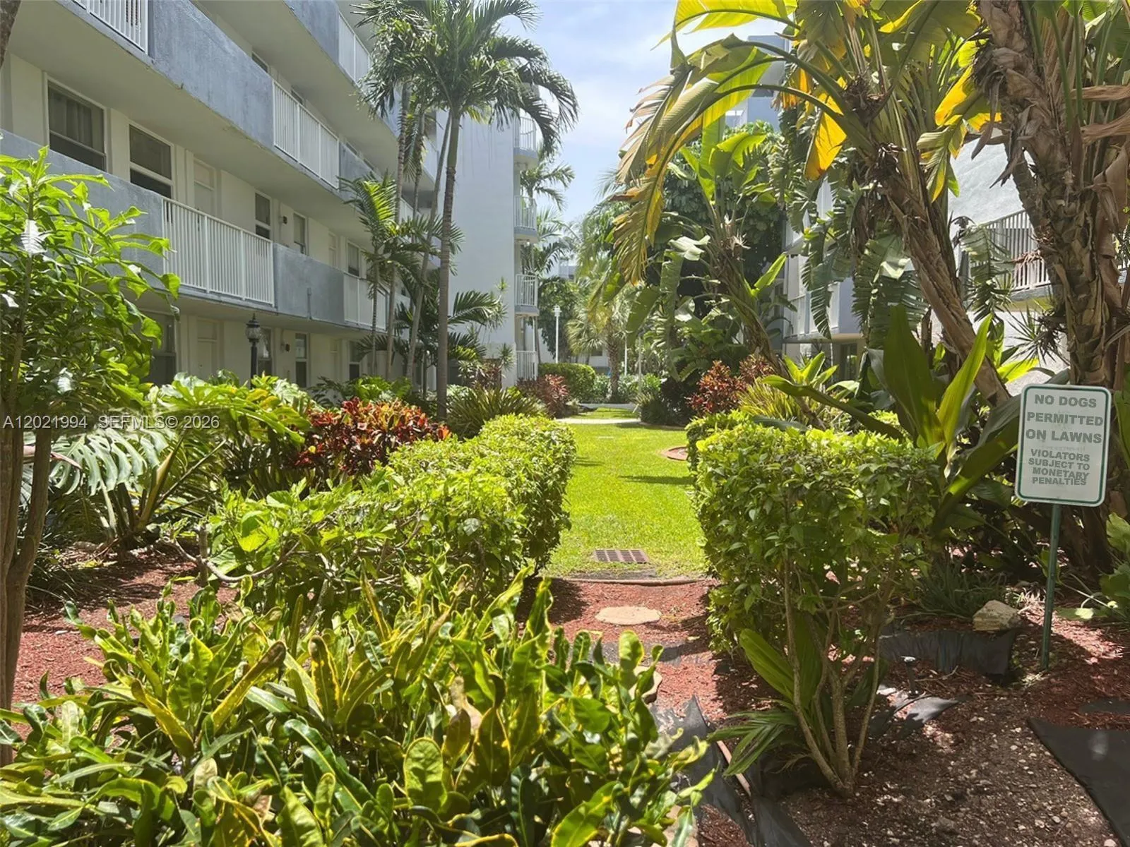 1801 S Treasure Dr # 427, North Bay Village FL 33141