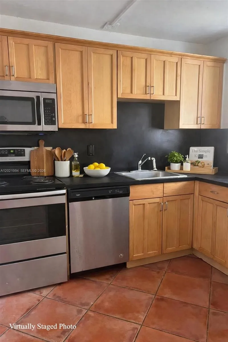 1801 S Treasure Dr # 427, North Bay Village FL 33141