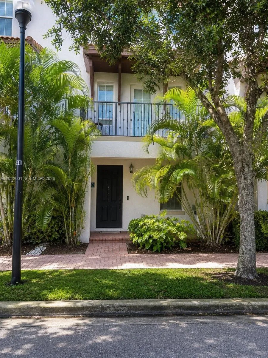 3 bedroom 3 bath for sale at 2553 SW 119th Ter, Miramar FL 33025
