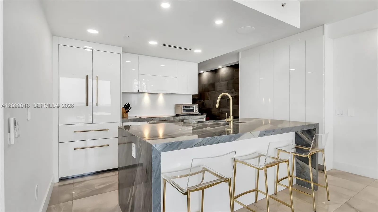 5875 Collins Ave # 1807, Miami Beach FL 33140