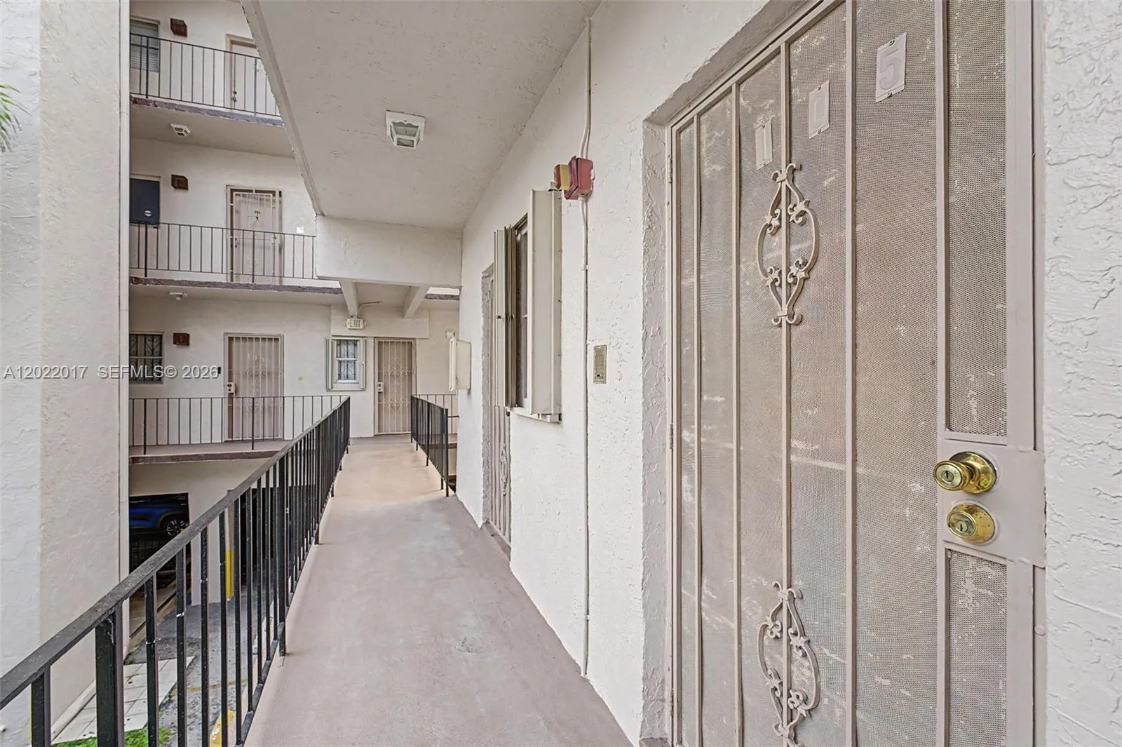 1950 W 54th St # 105, Hialeah FL 33012