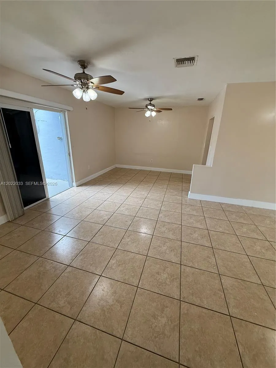 17520 NW 40th Ave, Miami Gardens FL 33055