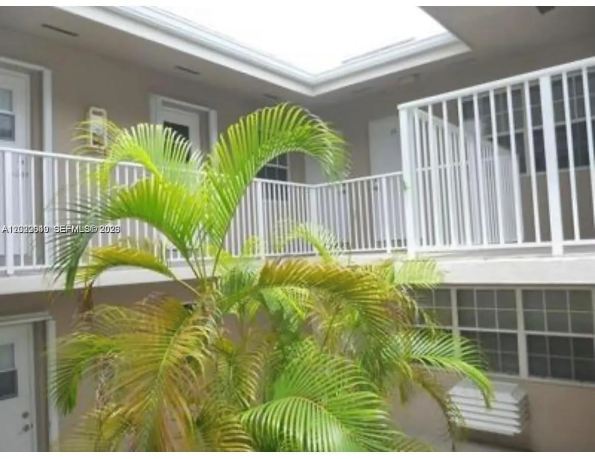 6565 Santona St, Coral Gables FL 33146