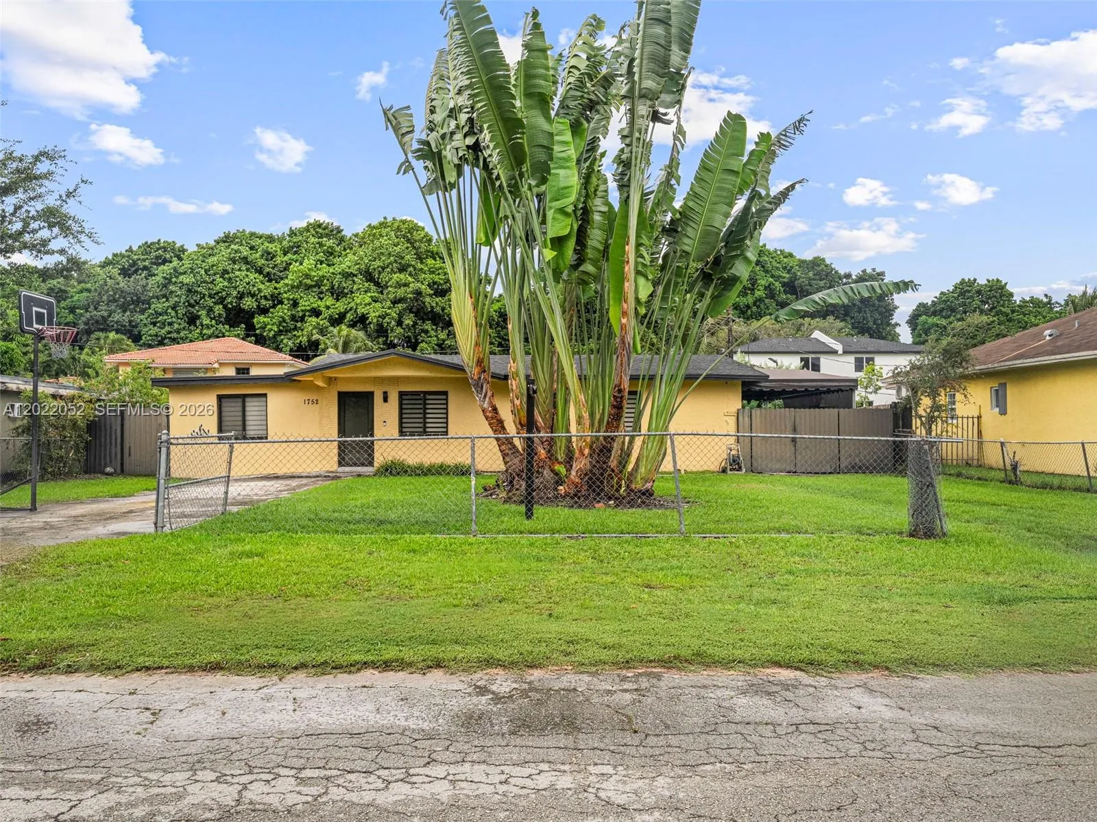 1752 NW 108th St, Miami FL 33167