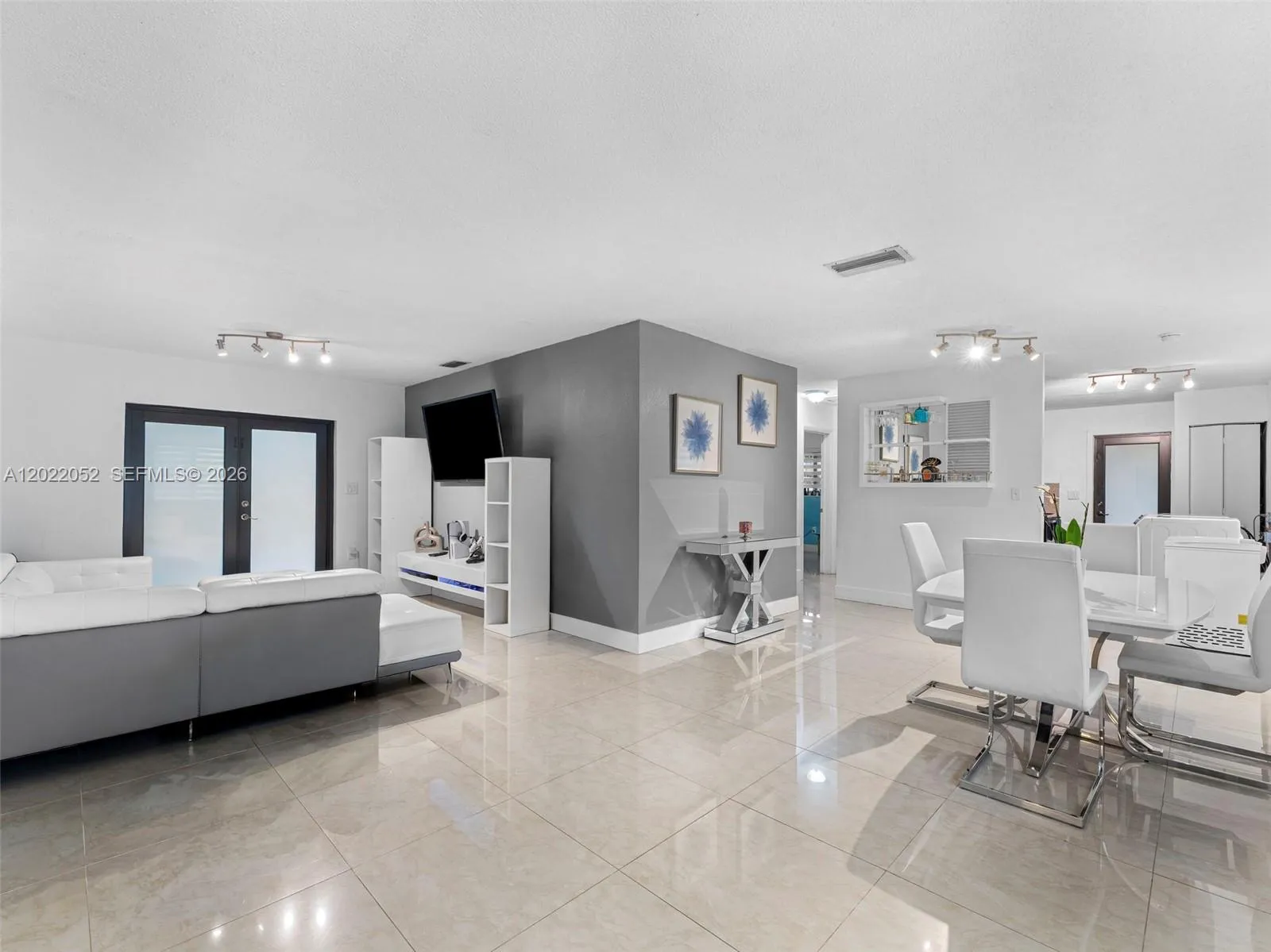 1752 NW 108th St, Miami FL 33167