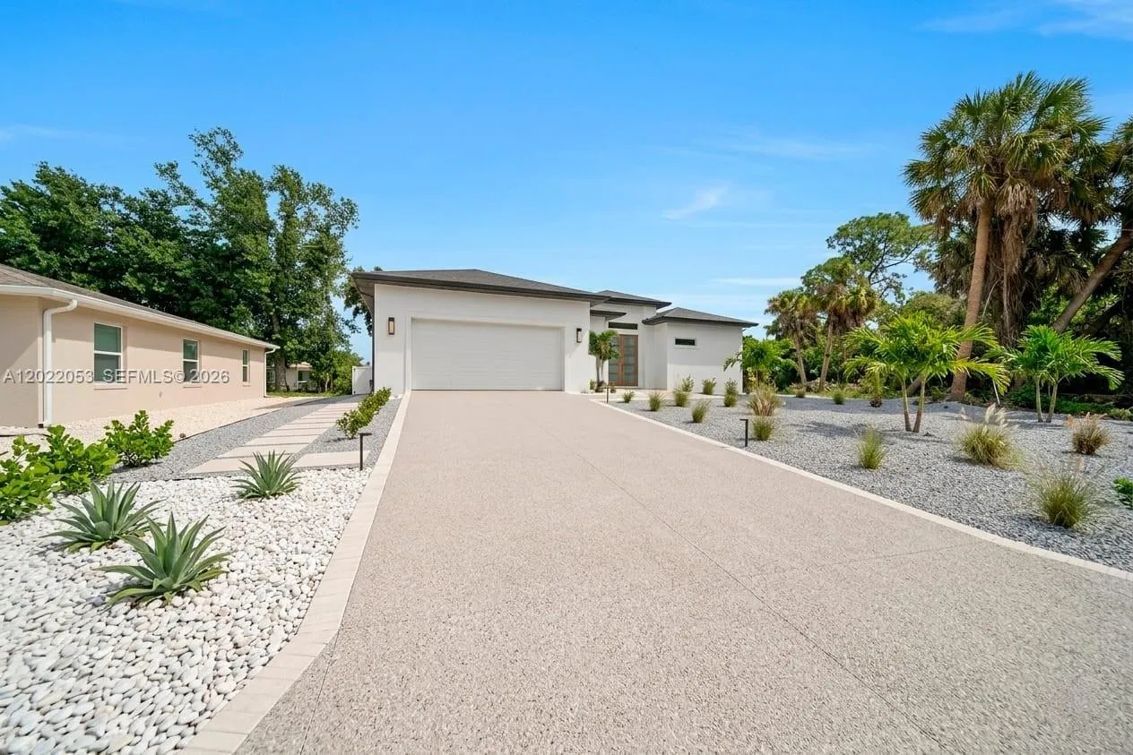 3 bedroom 2 bath for sale at 3286 EAGLE PASS ST, North Port FL 34286