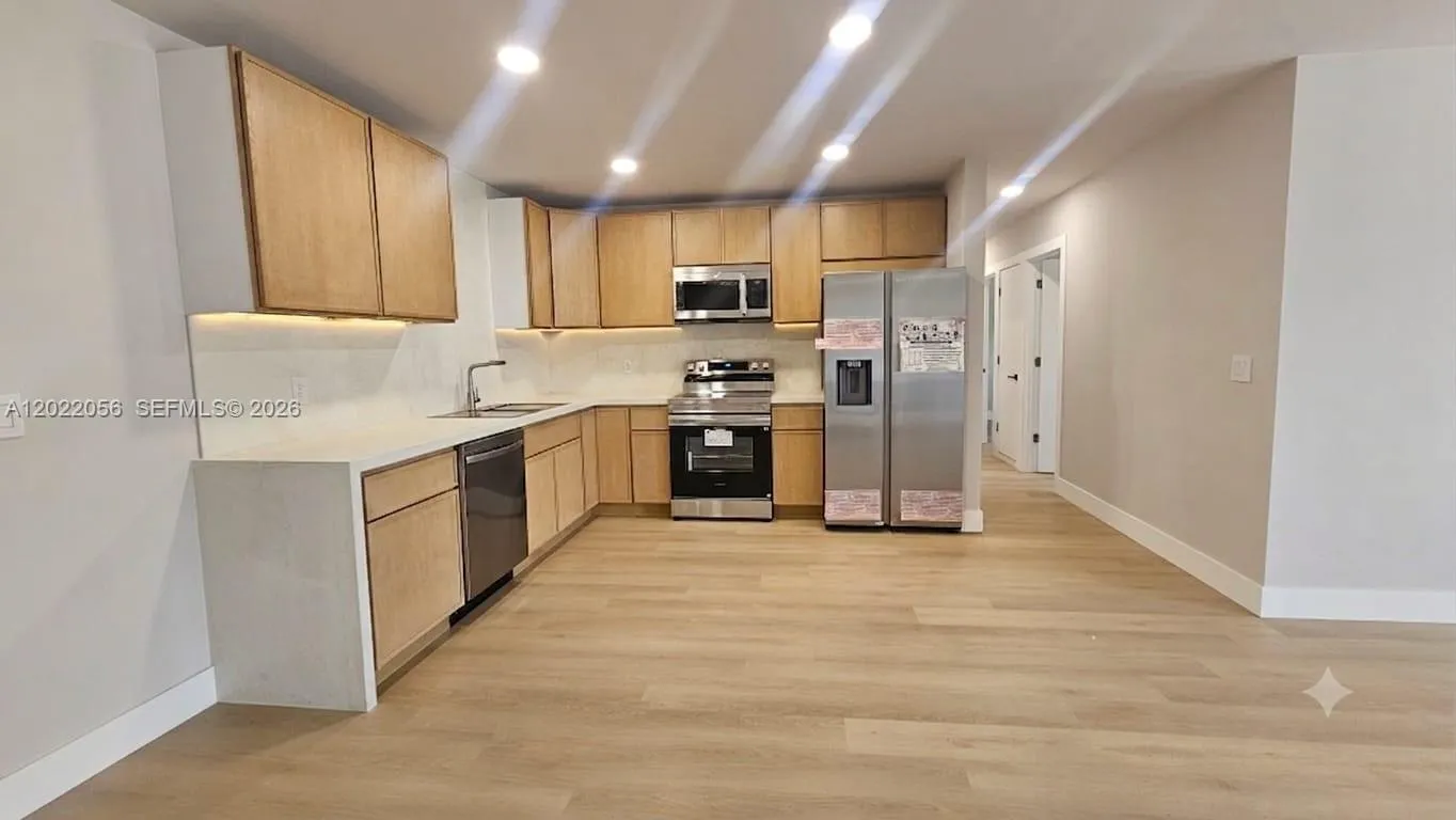 6841 SW 1st Ct, Pembroke Pines FL 33023