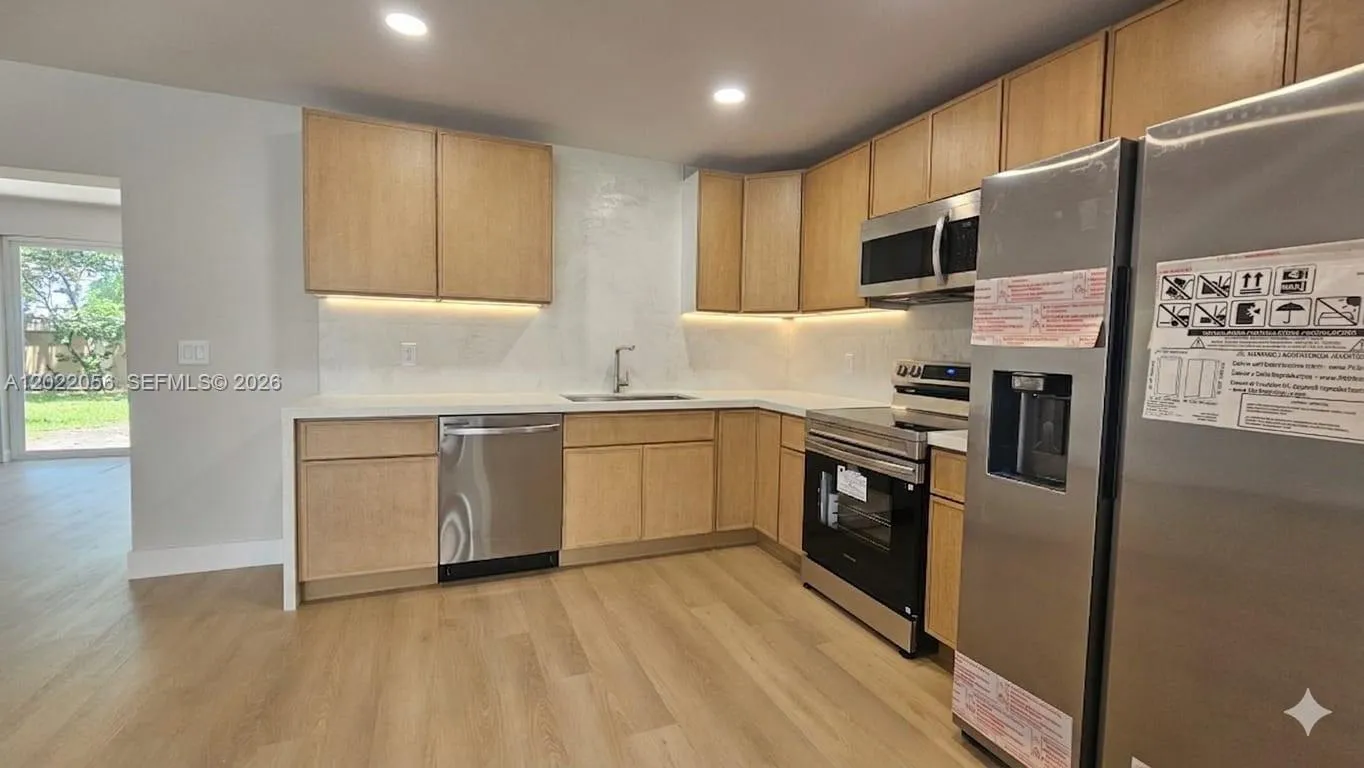 6841 SW 1st Ct, Pembroke Pines FL 33023