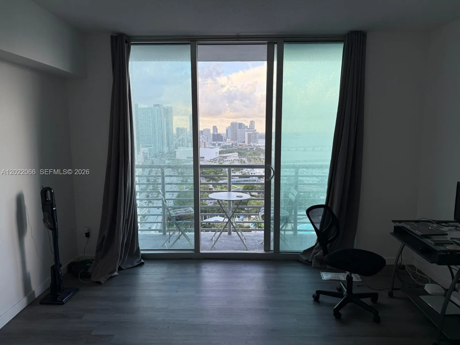 325 S Biscayne Blvd # 3620, Miami FL 33131