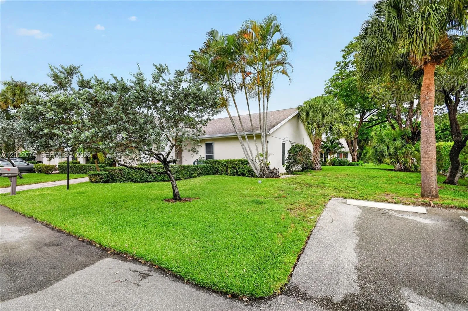 6989 Clover Ct, Lake Worth FL 33467