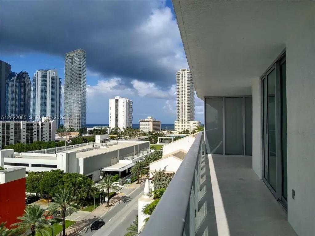 330 Sunny Isles Blvd # 1003, Sunny Isles Beach FL 33160