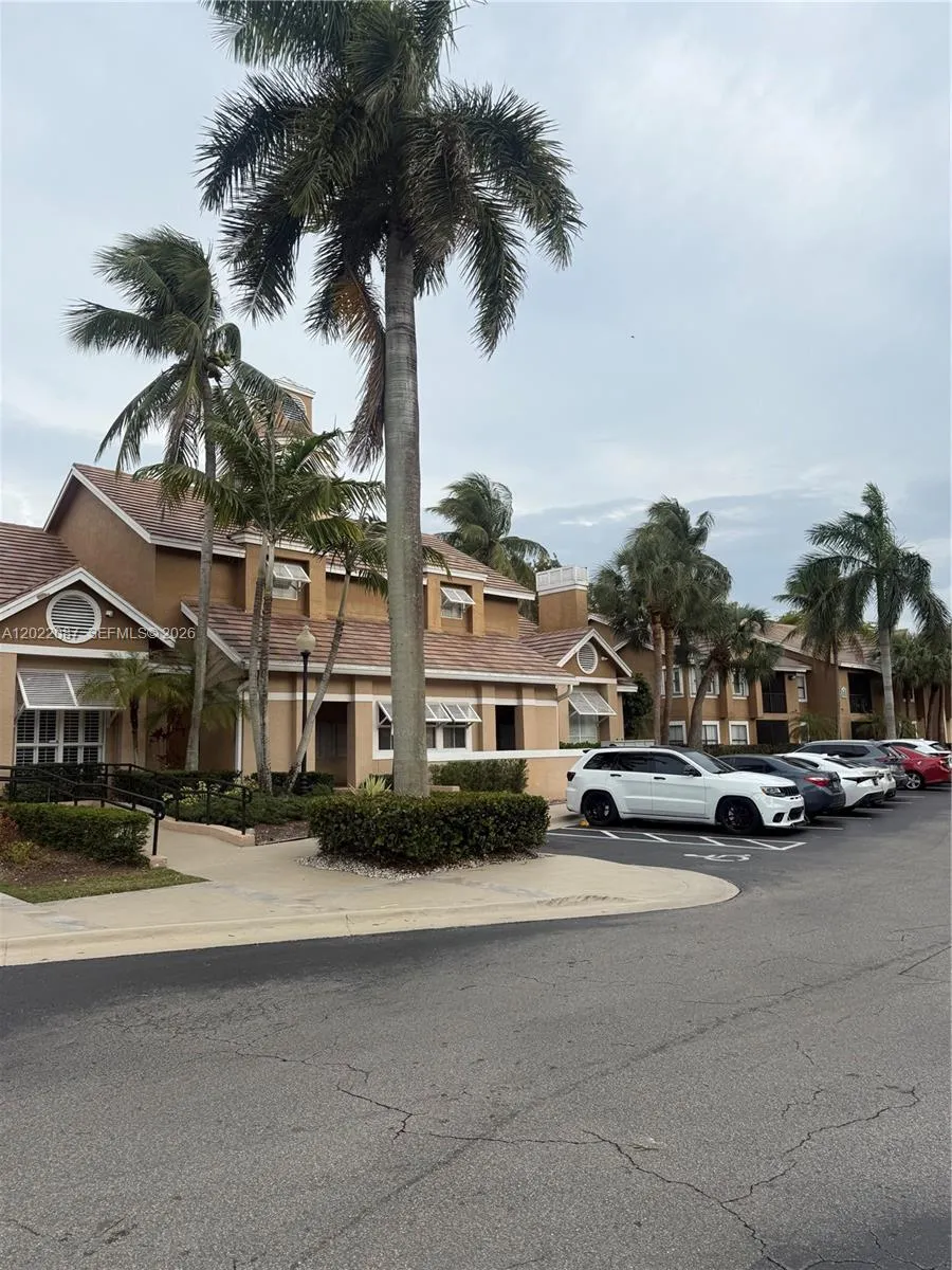 15689 SW 106th Ln # 718, Miami FL 33196