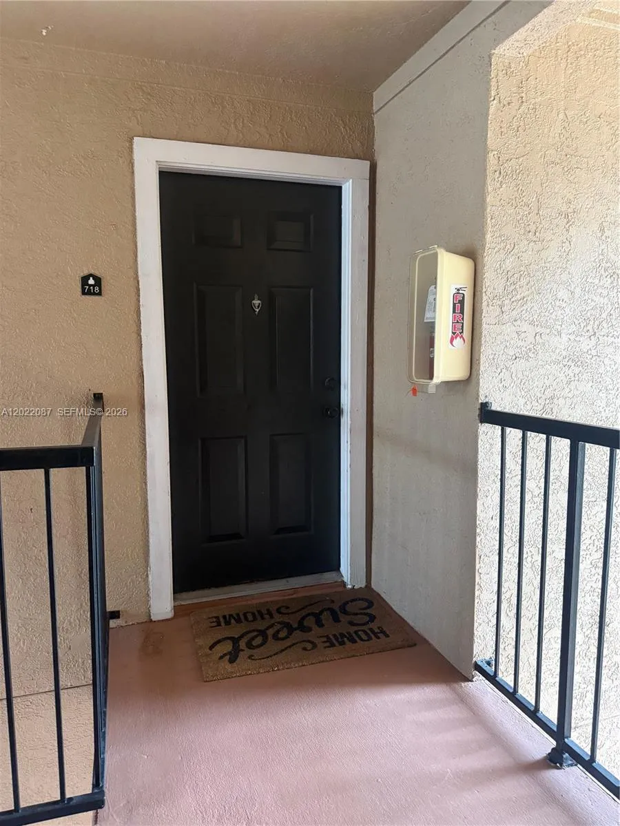 15689 SW 106th Ln # 718, Miami FL 33196