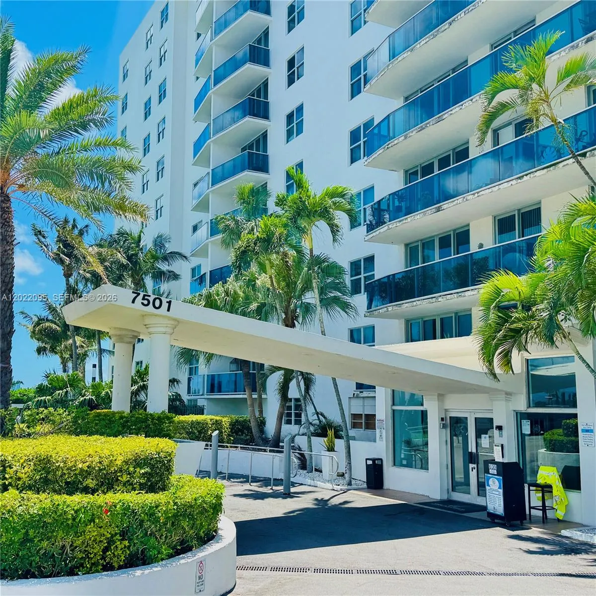 7501 E Treasure Dr # 7R, North Bay Village FL 33141