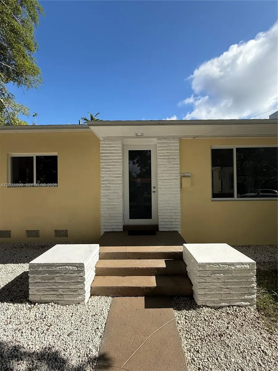 661 NE 51st St, Miami FL 33137