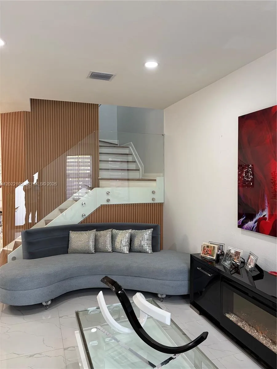 3409 W 92nd Pl, Hialeah FL 33018