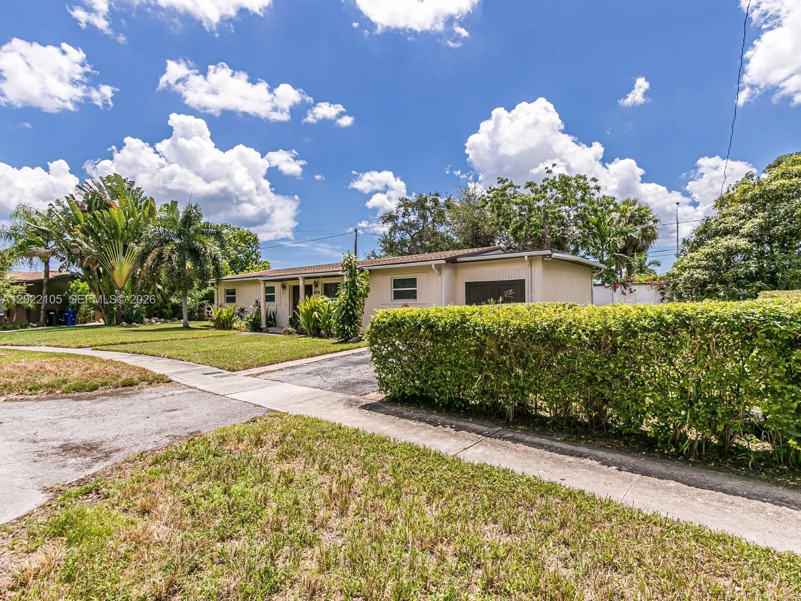 870 NE 182nd St, North Miami Beach FL 33162