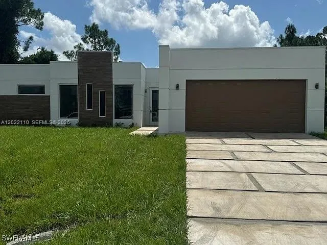 3 bedroom 2 bath for sale at 55 S Colin ave, Lehigh Acres FL 33976
