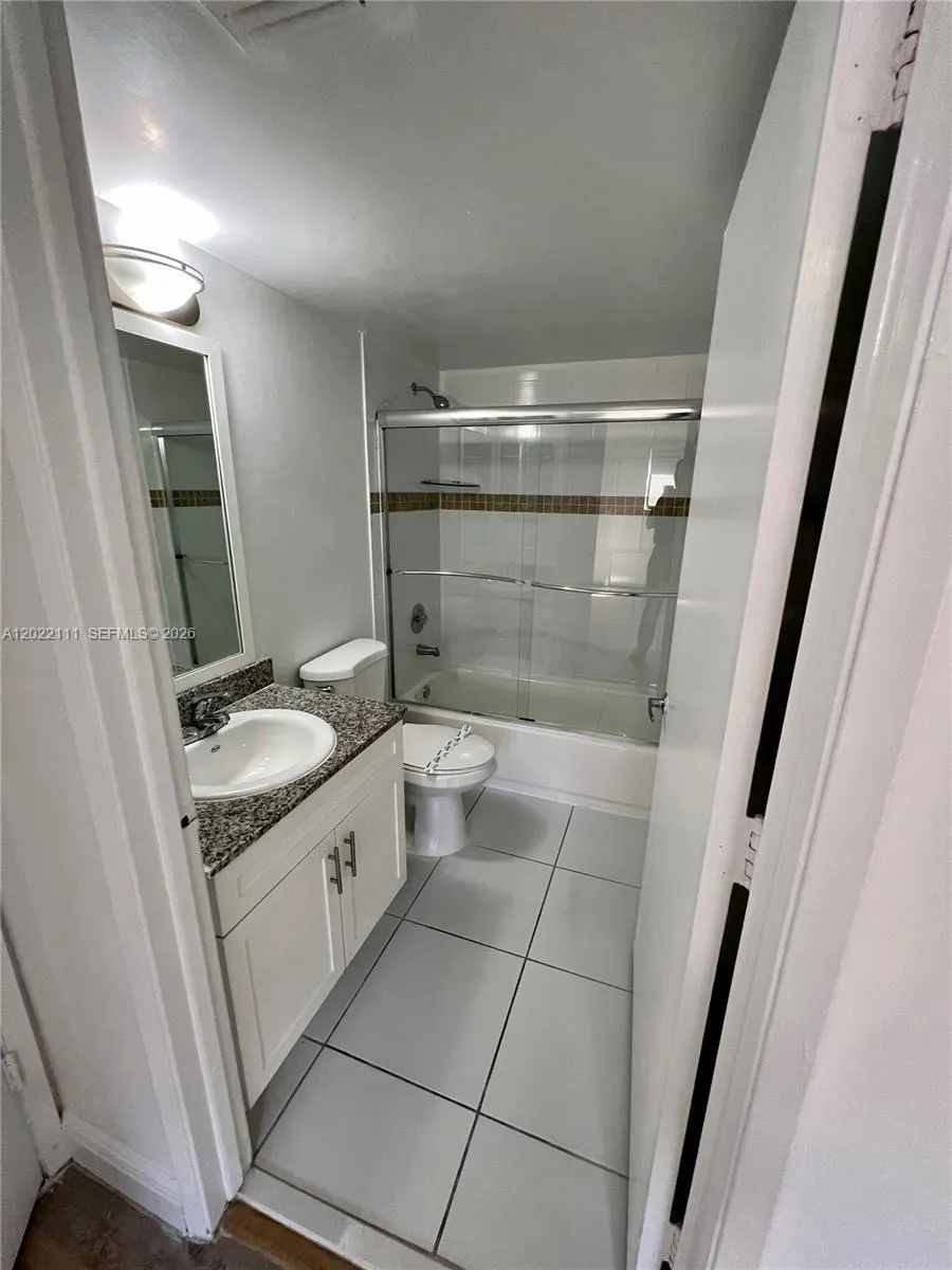 9591 Fontainebleau Blvd # 514, Miami FL 33172