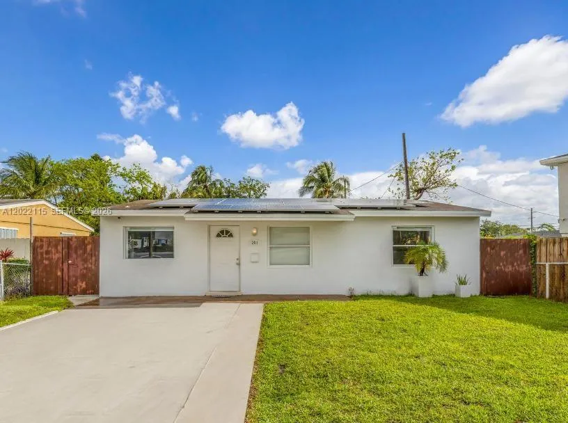 2 bedroom 2 bath for sale at 2411 Fletcher St, Hollywood FL 33020