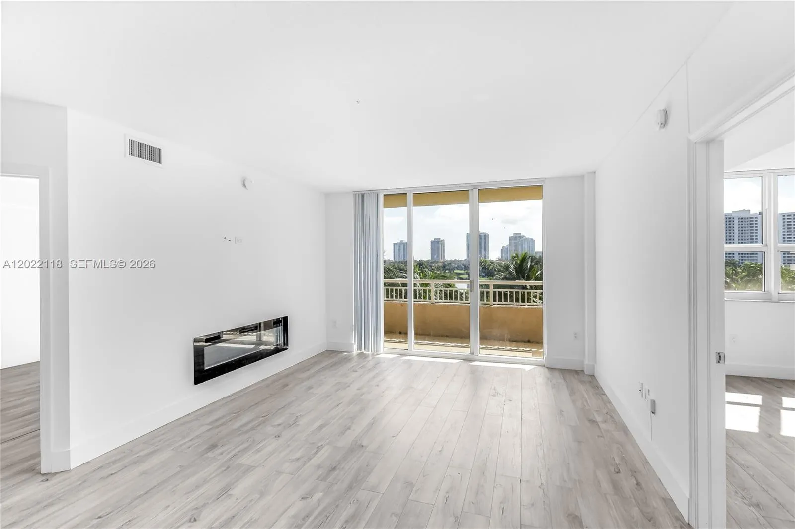 19501 W Country Club Dr # 515, Aventura FL 33180