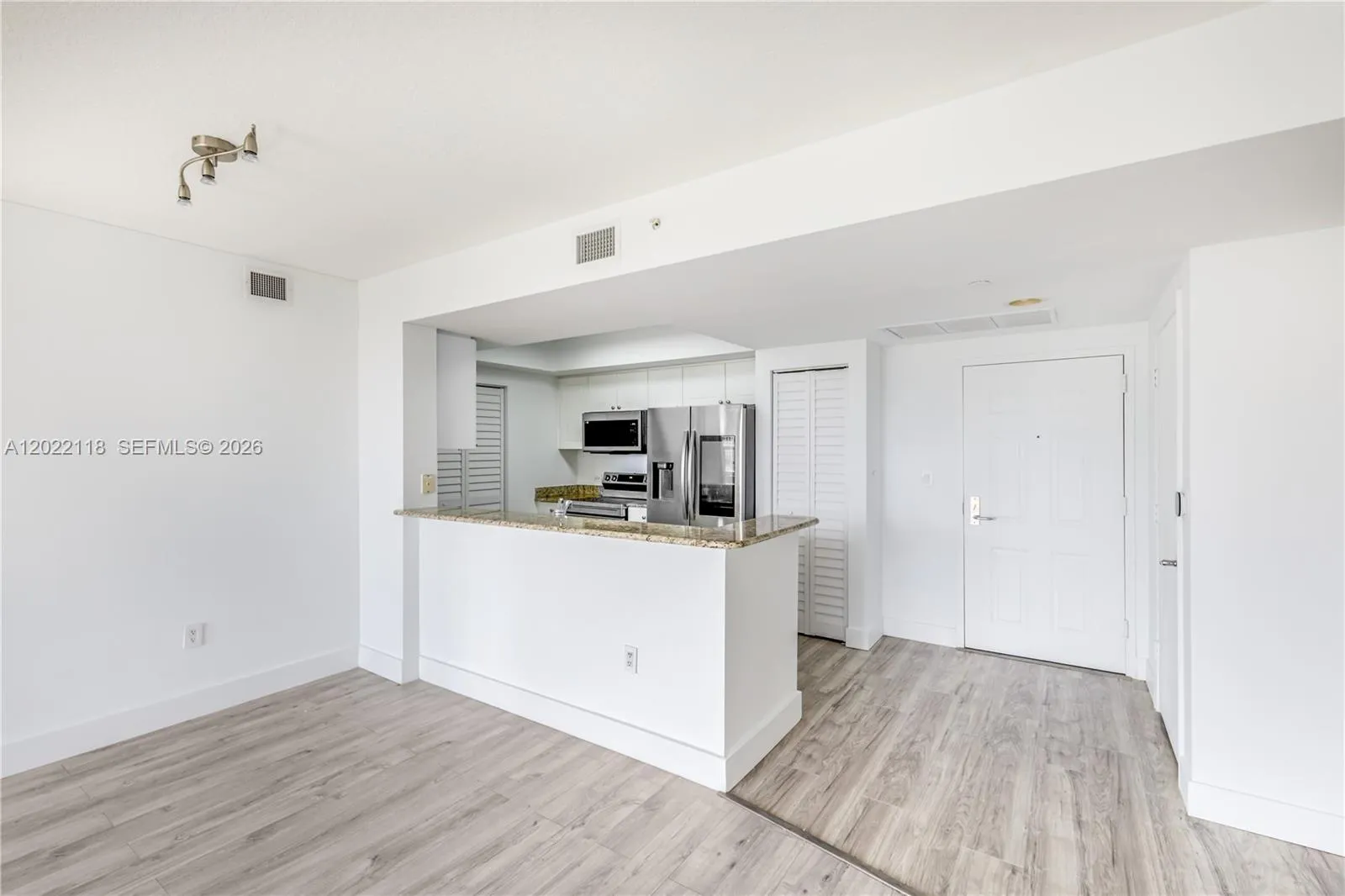 19501 W Country Club Dr # 515, Aventura FL 33180
