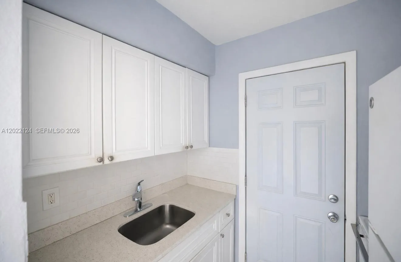 6080 W Flagler St # 6, Miami FL 33144