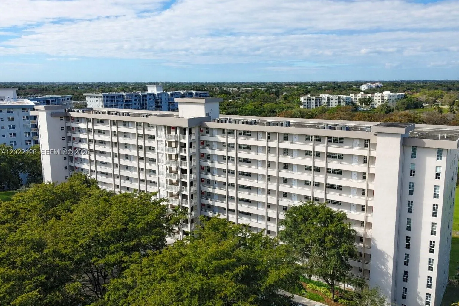 605 Oaks Dr # 502, Pompano Beach FL 33069