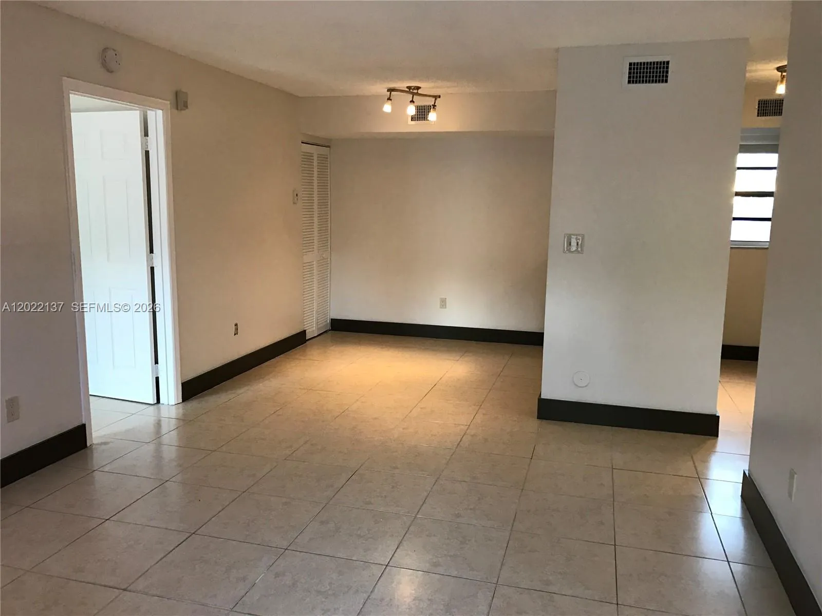 18224 Mediterranean Blvd # 17, Miami FL 33015