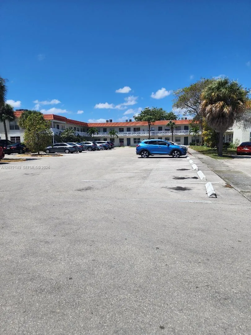 3 bedroom 2 bath for sale at 1331 S Dixie Hwy # 316, Deerfield Beach FL 33441
