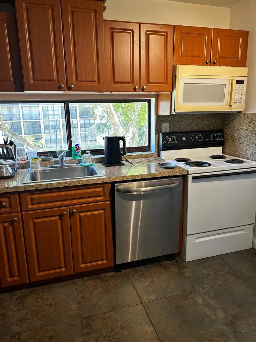 17021 N Bay Rd # 327, Sunny Isles Beach FL 33160