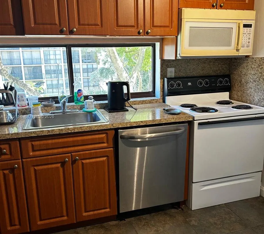 17021 N Bay Rd # 327, Sunny Isles Beach FL 33160