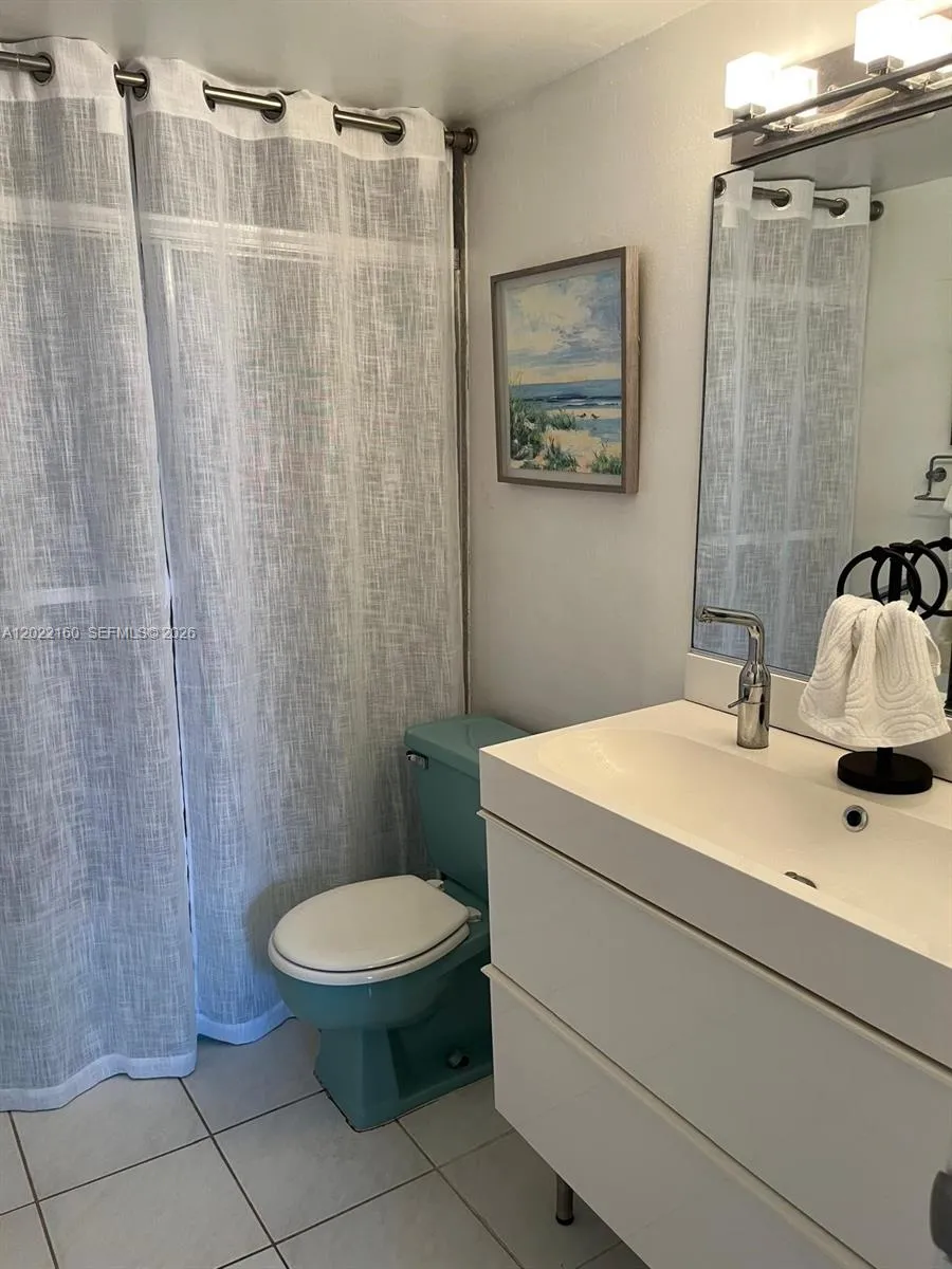 211 S Ocean Dr # 204, Hollywood FL 33019